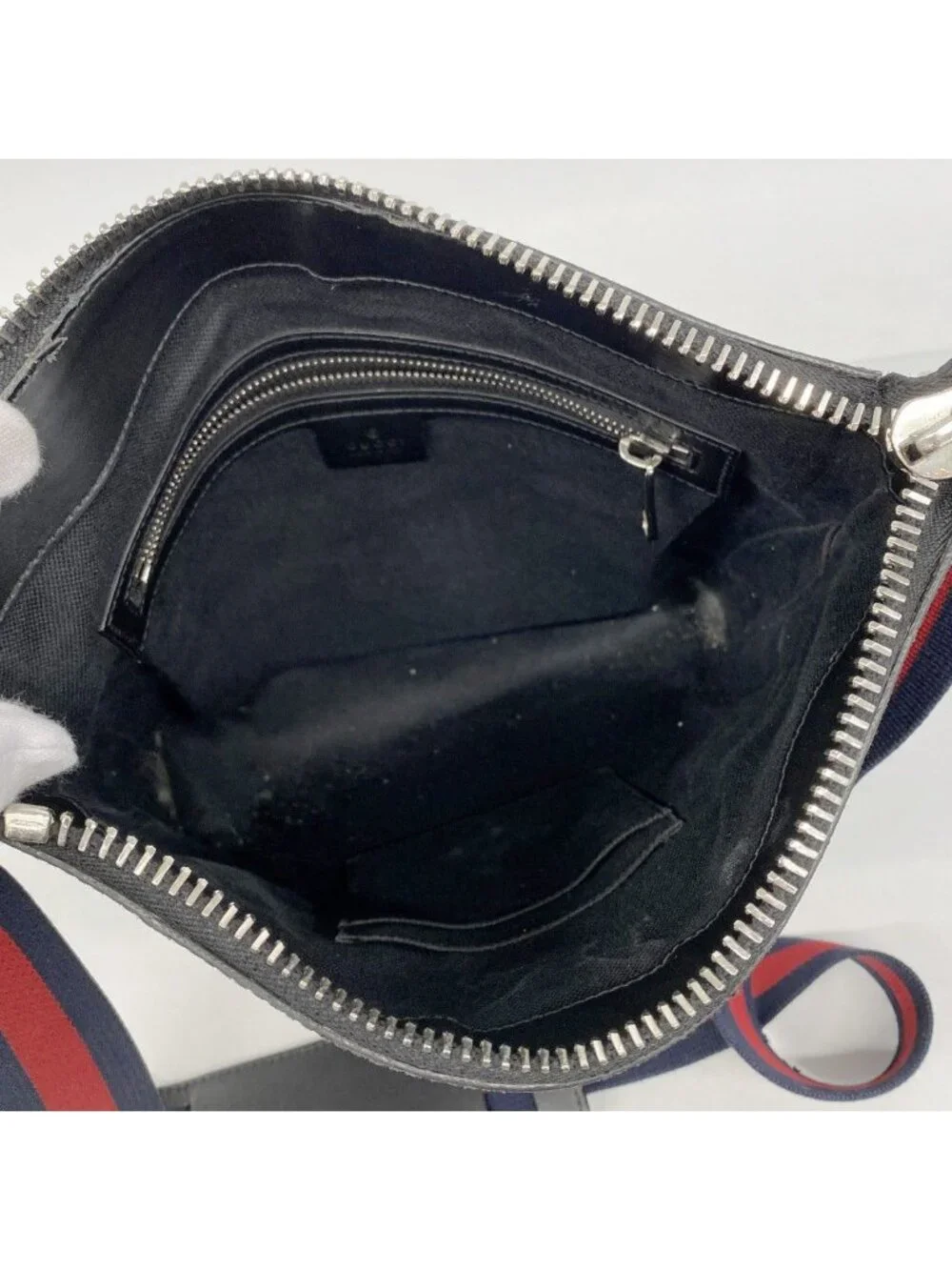 Gucci Shoulder Bag GG Supreme Black Silver